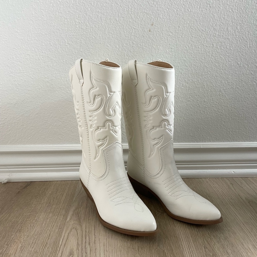 🆕 NWOT white tall cowboy boots